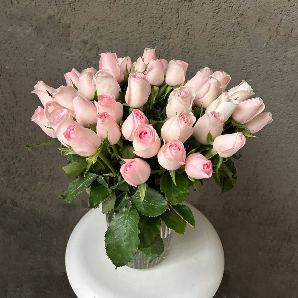 Фламенко: букет из кенийской розы 40 см, 51 цветок