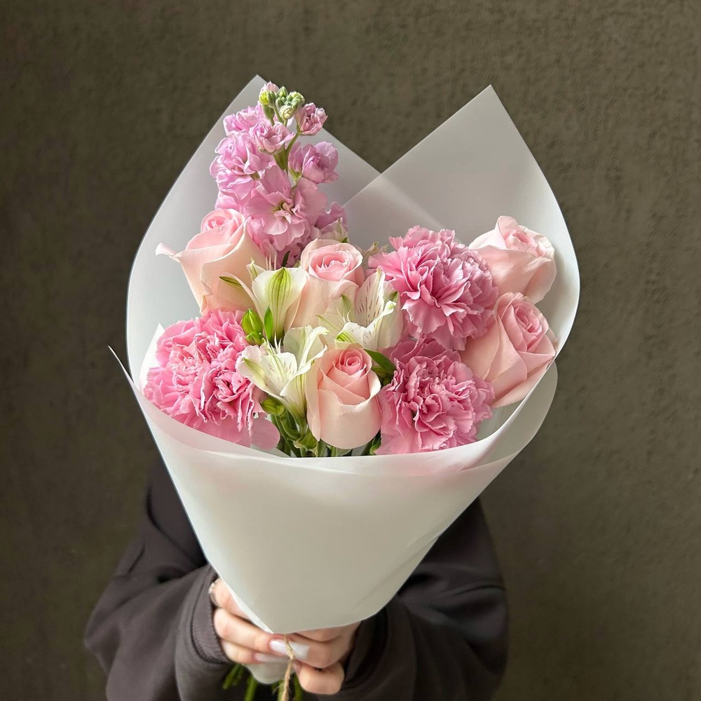 Цветочки для дочки: букет в розовых оттенках