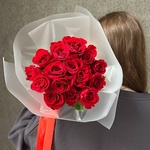 Алые уста: букет из красных кенийских роз 40 см, 15 цветков - Фотография 8