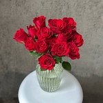 Алые уста: букет из красных кенийских роз 40 см, 15 цветков - Фотография 4