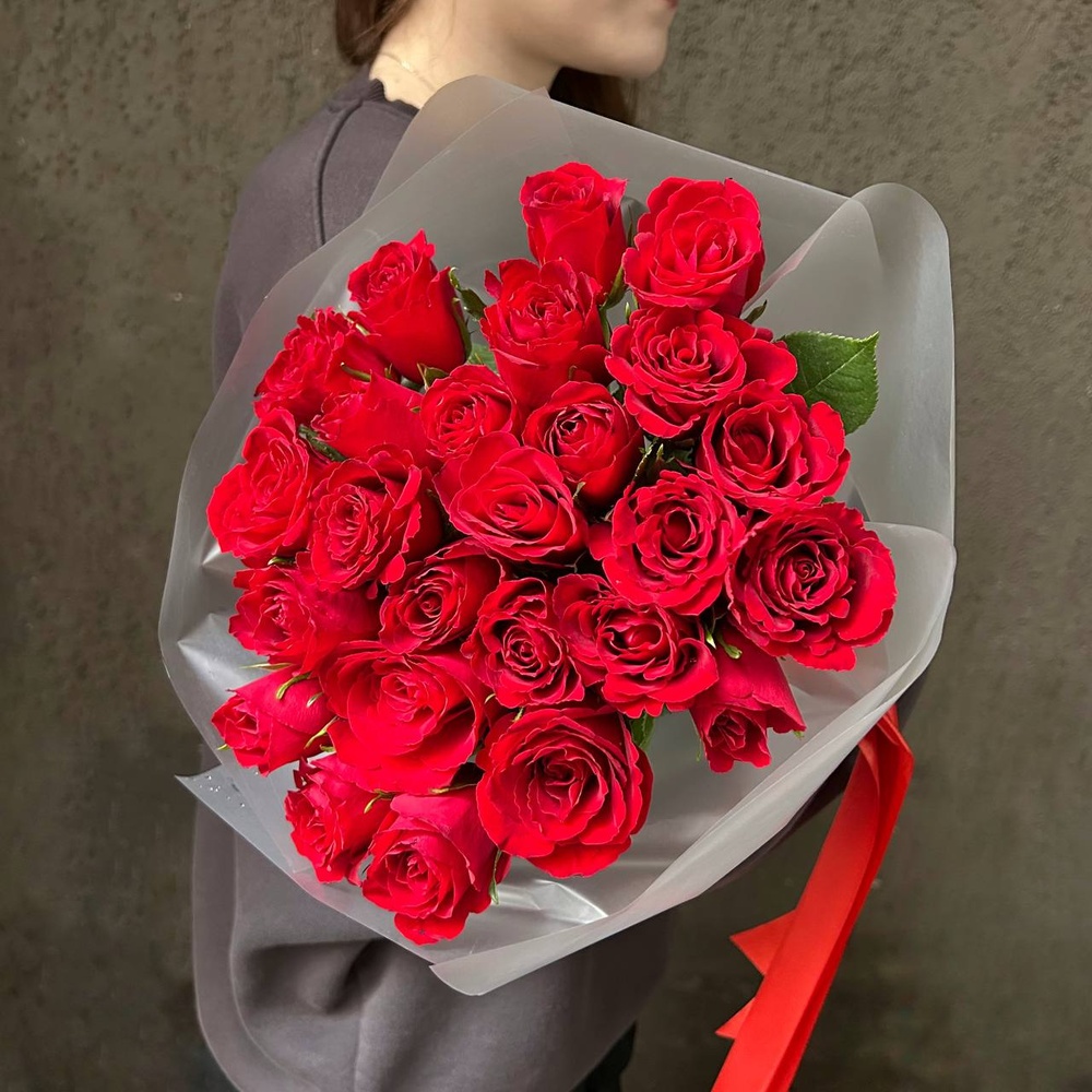 Алые уста: букет из красных кенийских роз 40 см, 25 цветков