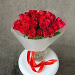 Алые уста: букет из красных кенийских роз 40 см, 25 цветков - Фотография 11