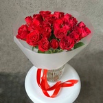 Алые уста: букет из красных кенийских роз 40 см, 25 цветков - Фотография 14