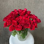 Алые уста: букет из красных кенийских роз 40 см, 51 цветок - Фотография 4