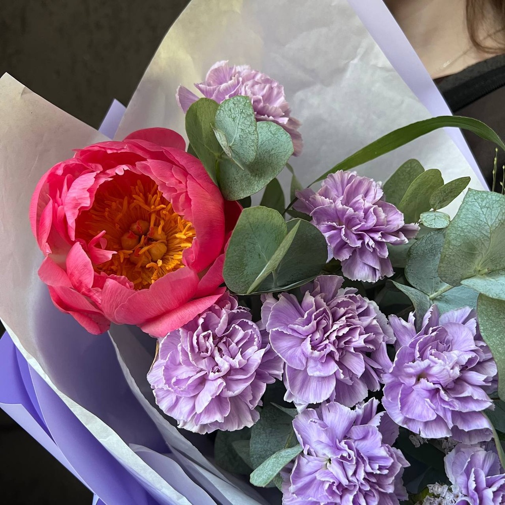 Черничный фраппе: пион и волшебные гвоздики