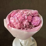 Розовый диплом: авторский букет с гортензией - Фотография 5