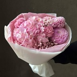 Розовый диплом: авторский букет с гортензией - Фотография 2