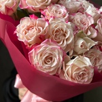 Букет для первоклассника: кустовые розы в стильной упаковке - Фотография 8