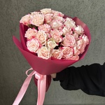 Букет для первоклассника: кустовые розы в стильной упаковке - Фотография 5