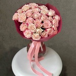 Букет для первоклассника: кустовые розы в стильной упаковке - Фотография 4