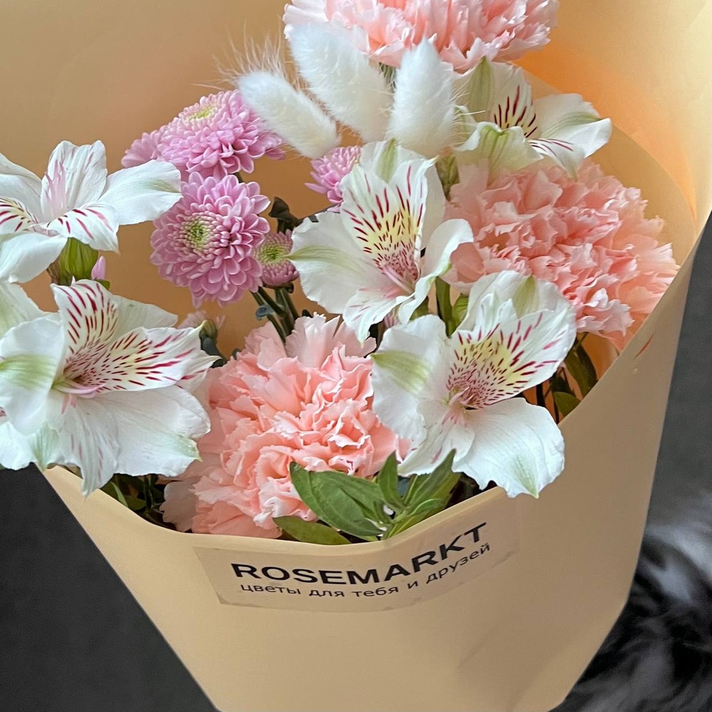 Ты в каждой мысли: альстромерия и стойкие диантусы