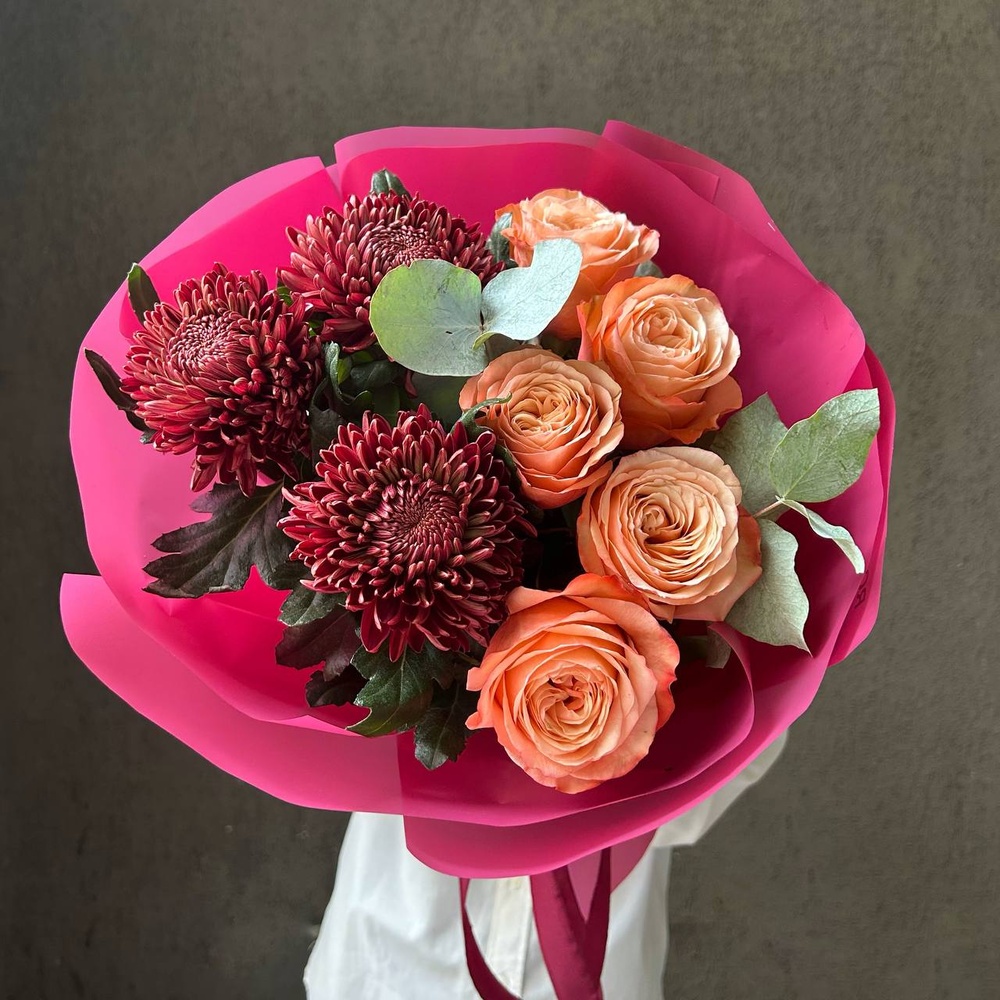 Дуобукет: хризантемы и роза Кахала