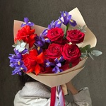 Султан моего сердца: розы и ирисы с аквабоксом и коробкой-переноской - Фотография 11