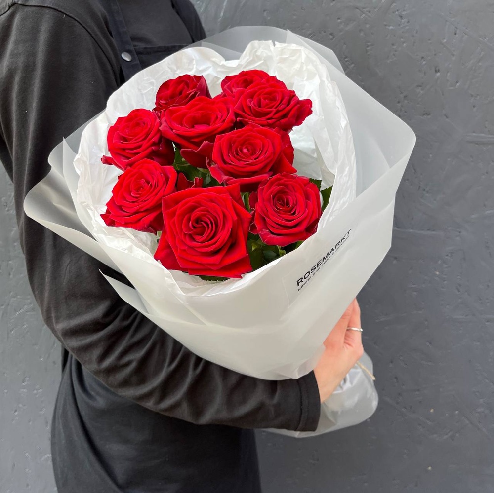 Цветы 9 красных роз с доставкой по СПб от Розмаркта