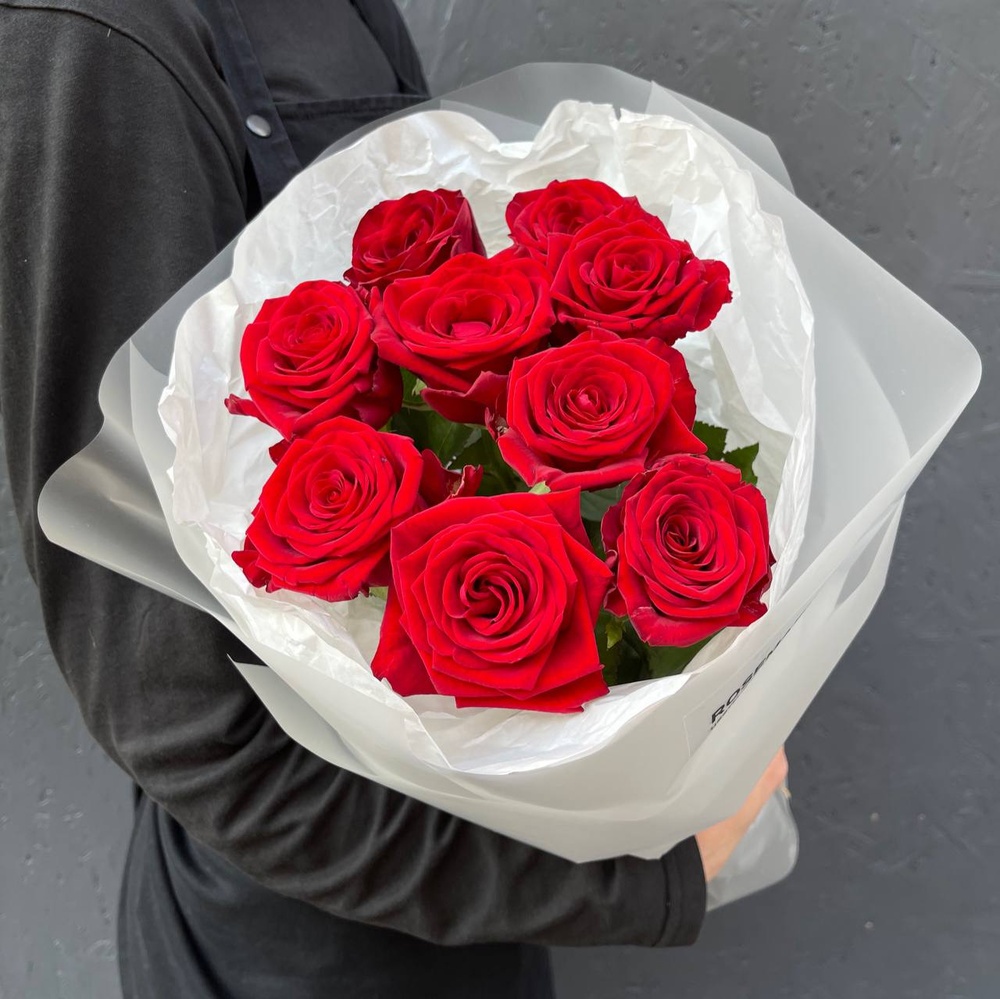 Цветы 9 красных роз с доставкой по СПб от Розмаркта