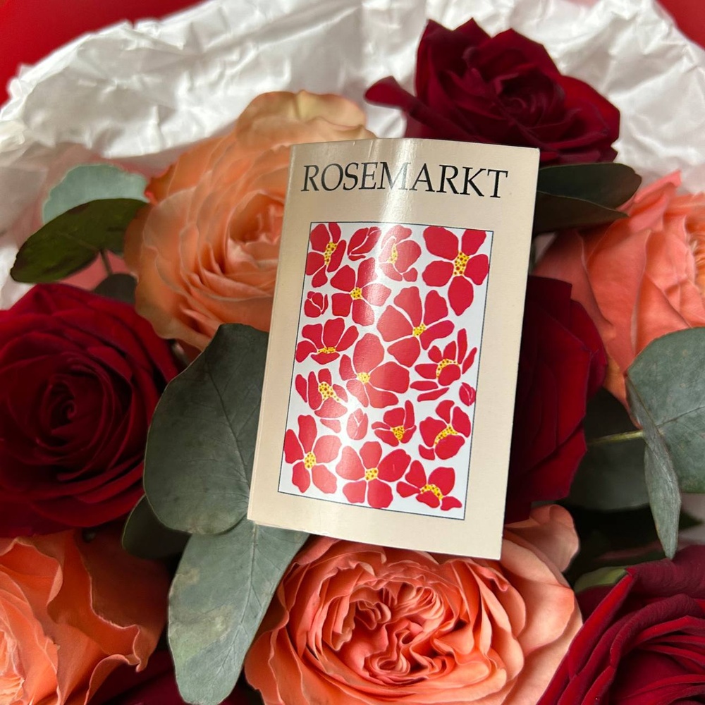 Цветы, дуобукет из красной розы и Кахалы с доставкой по СПб от Розмаркта