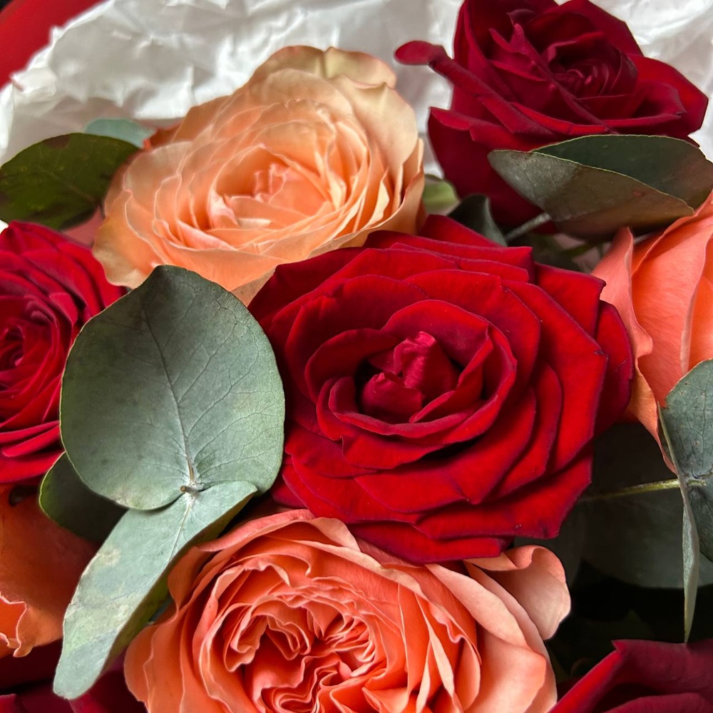 Цветы, дуобукет из красной розы и Кахалы с доставкой по СПб от Розмаркта