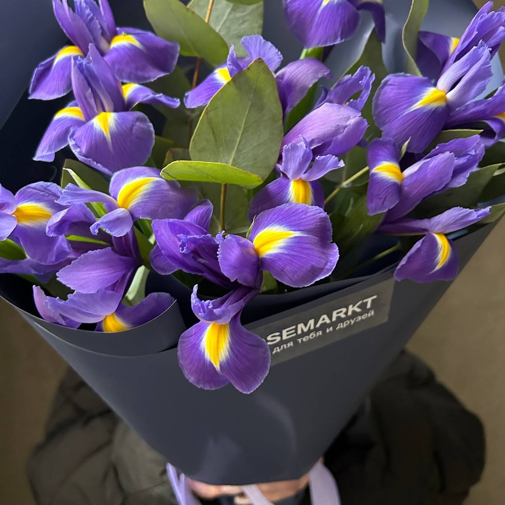 Цветы 9 ирисов с доставкой по СПб от Розмаркта