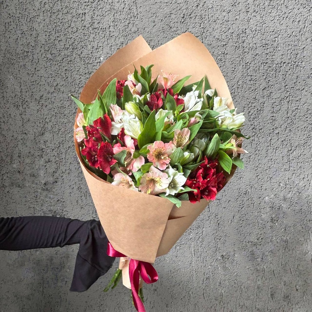 Цветы 15 альстромерий микс с доставкой по СПб от Розмаркта