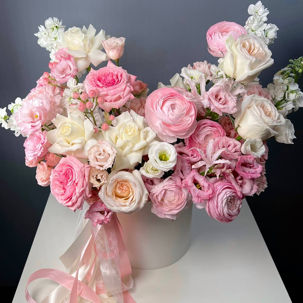 Боска: цветы в шляпной коробке за 36990