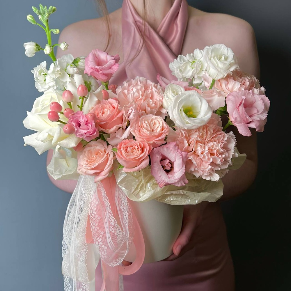 Боска: цветы в шляпной коробке за 6990