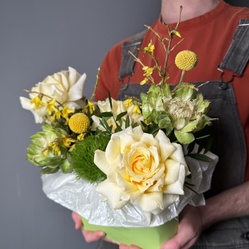 Букет «Шляпная Коробка Недели «Эффект бабочки»» Букет «Шляпная Коробка Недели «Эффект бабочки»»