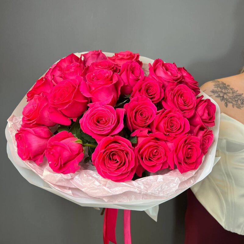Феличита: 25 розовых роз
