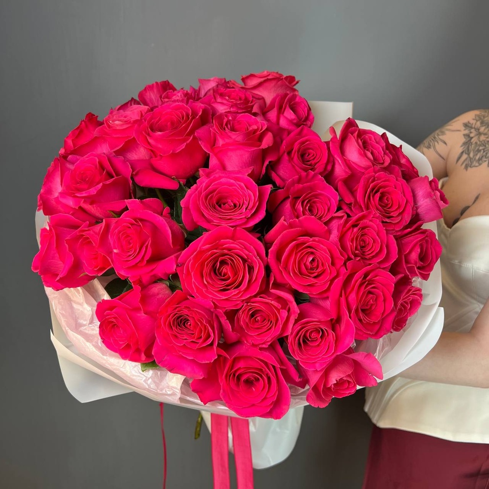 Феличита: 35 розовых роз