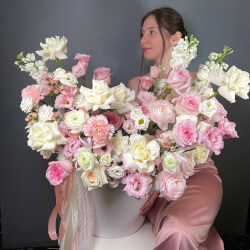 Букет «Боска: цветы в шляпной коробке» Букет «Боска: цветы в шляпной коробке»