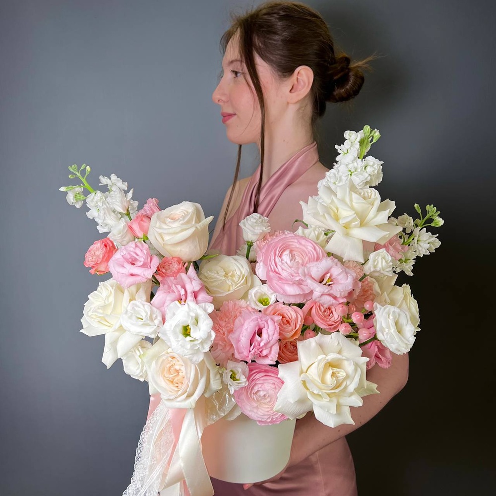 Боска: цветы в шляпной коробке за 15990