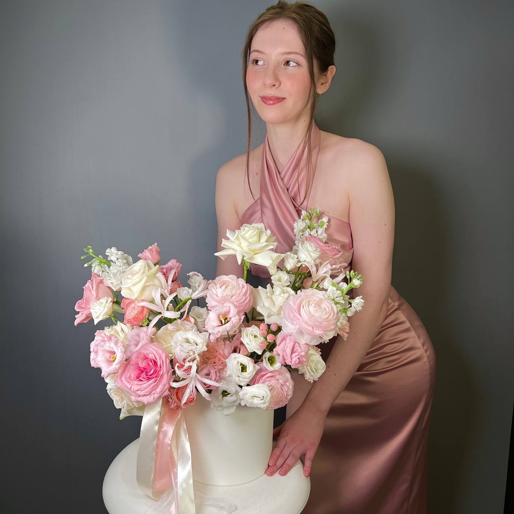 Боска: цветы в шляпной коробке за 24590