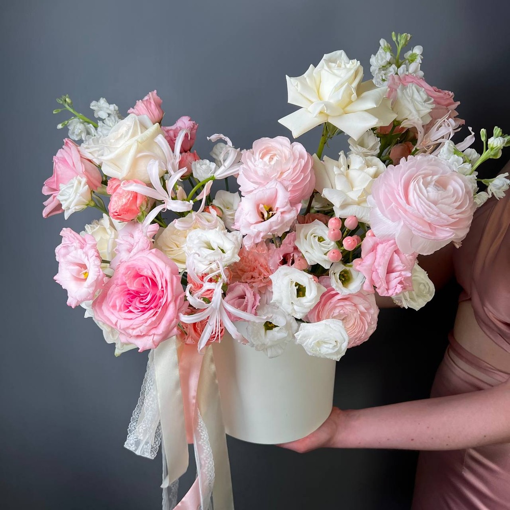 Боска: цветы в шляпной коробке за 24590