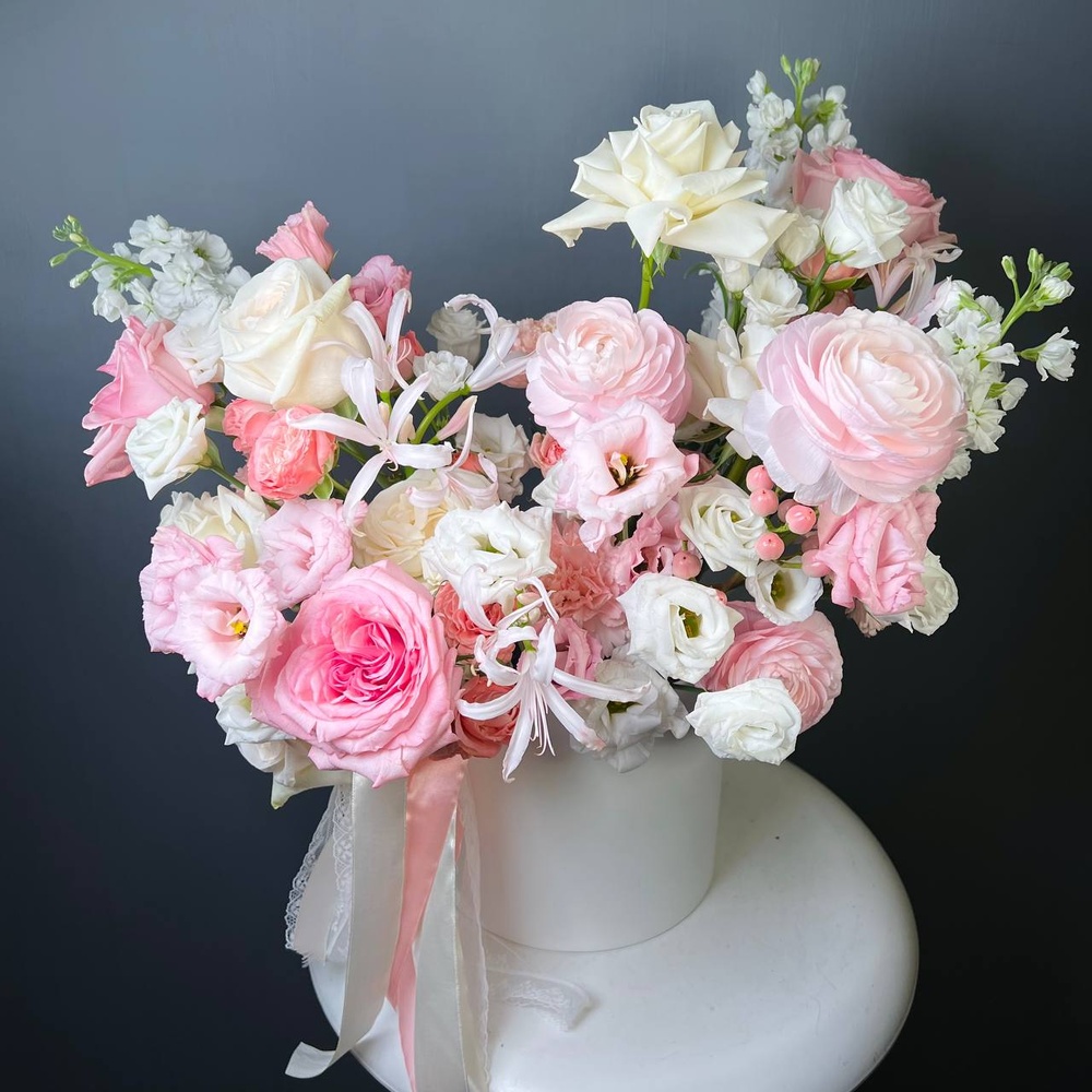 Боска: цветы в шляпной коробке за 24590