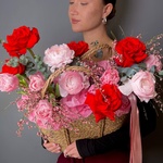 Шляпная коробка недели: авторский букет свежих цветов по акции с доставкой круглосуточно в Санкт-Петербурге. - Фотография 3