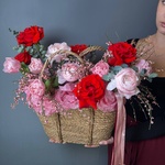 Шляпная коробка недели: авторский букет свежих цветов по акции с доставкой круглосуточно в Санкт-Петербурге. - Фотография 7