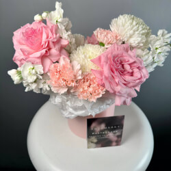 Букет «Шляпная Коробка Недели «Облако в сахаре»» Букет «Шляпная Коробка Недели «Облако в сахаре»»