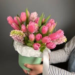 Мэри: розовые тюльпаны и гиацинты в шляпной коробке - Фотография 5