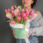 Мэри: розовые тюльпаны и гиацинты в шляпной коробке - Фотография 8