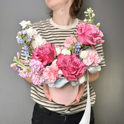 Букет «Шляпная Коробка Недели «Момент тишины»»