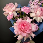 Букет недели от RoseMarkt — доставка цветов СПб 24/7 по специальной цене. Авторская композиция из свежих цветов с быстрой отправкой. - Фотография 2