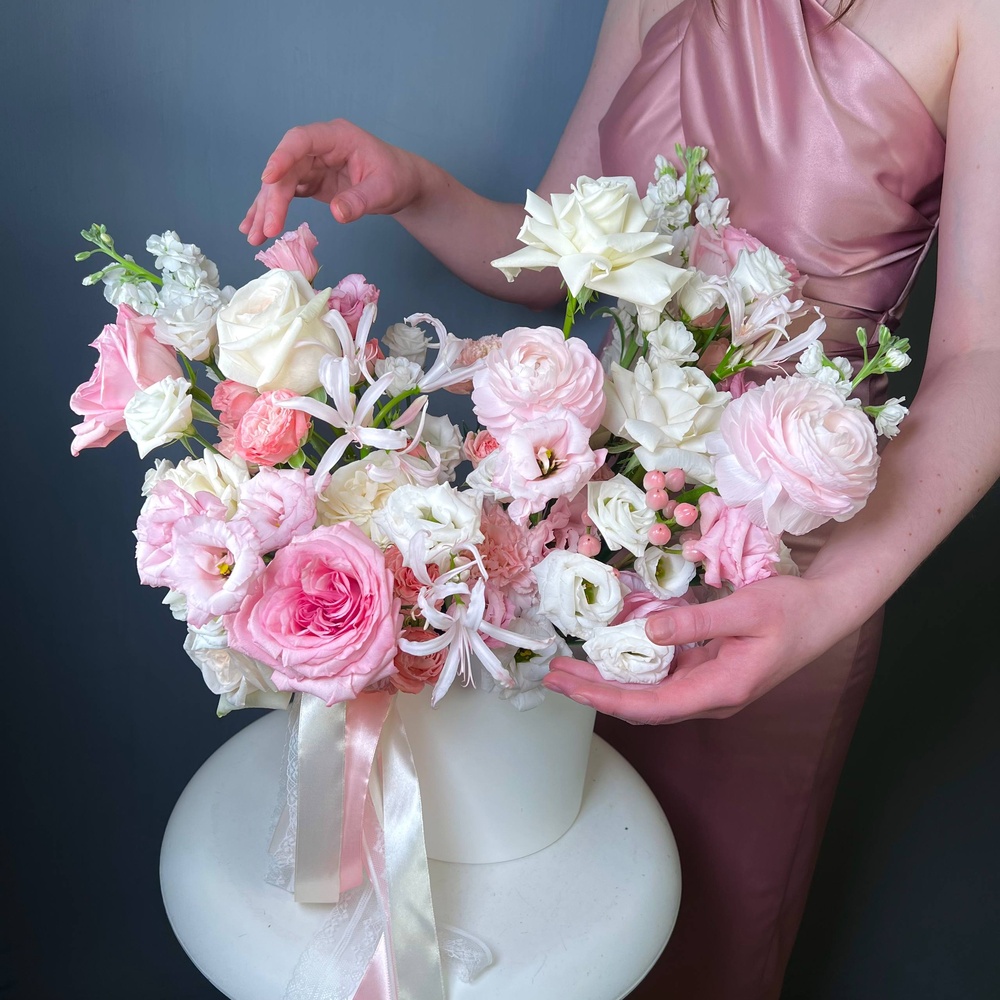 Боска: цветы в шляпной коробке за 26590