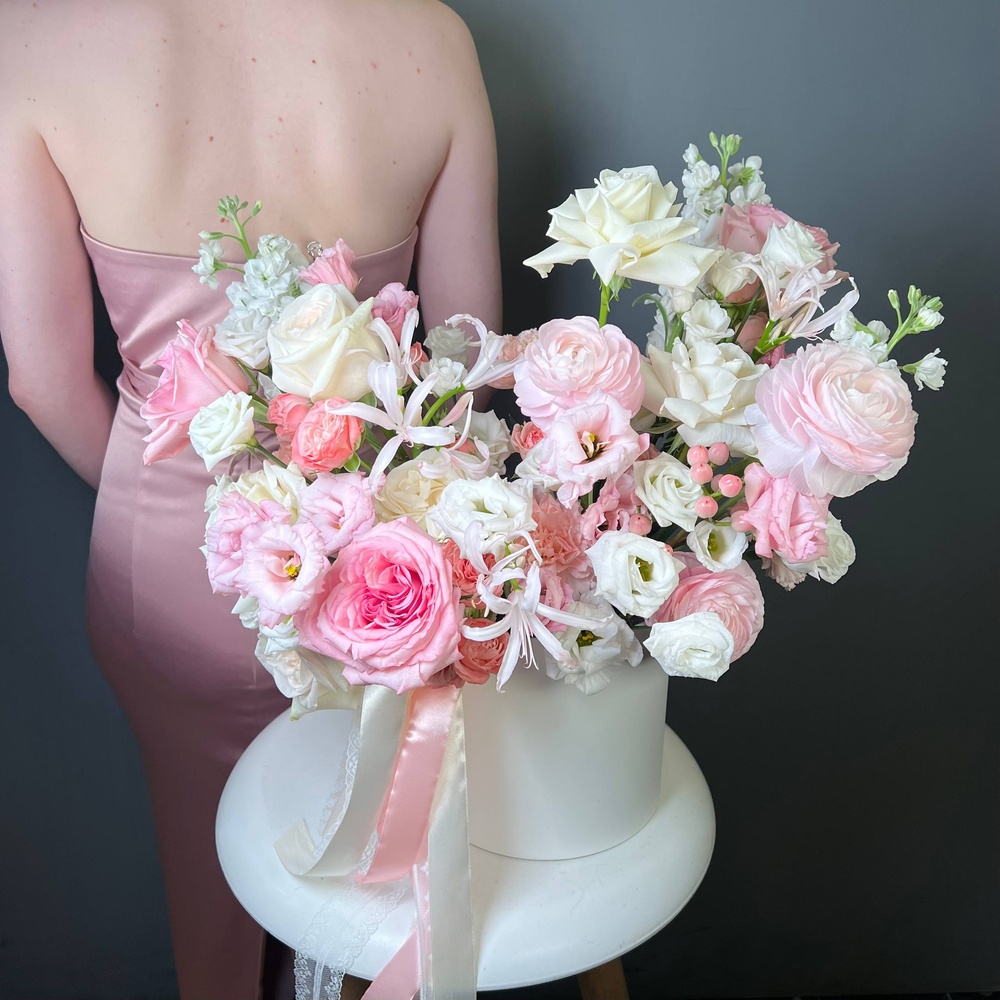 Боска: цветы в шляпной коробке за 26590