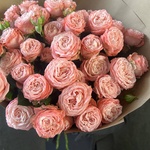 Монобукет из 9 кустовых роз Бомбастик в крафте — монобукет букет с кустовыми розами Бомбастик - Фотография 6