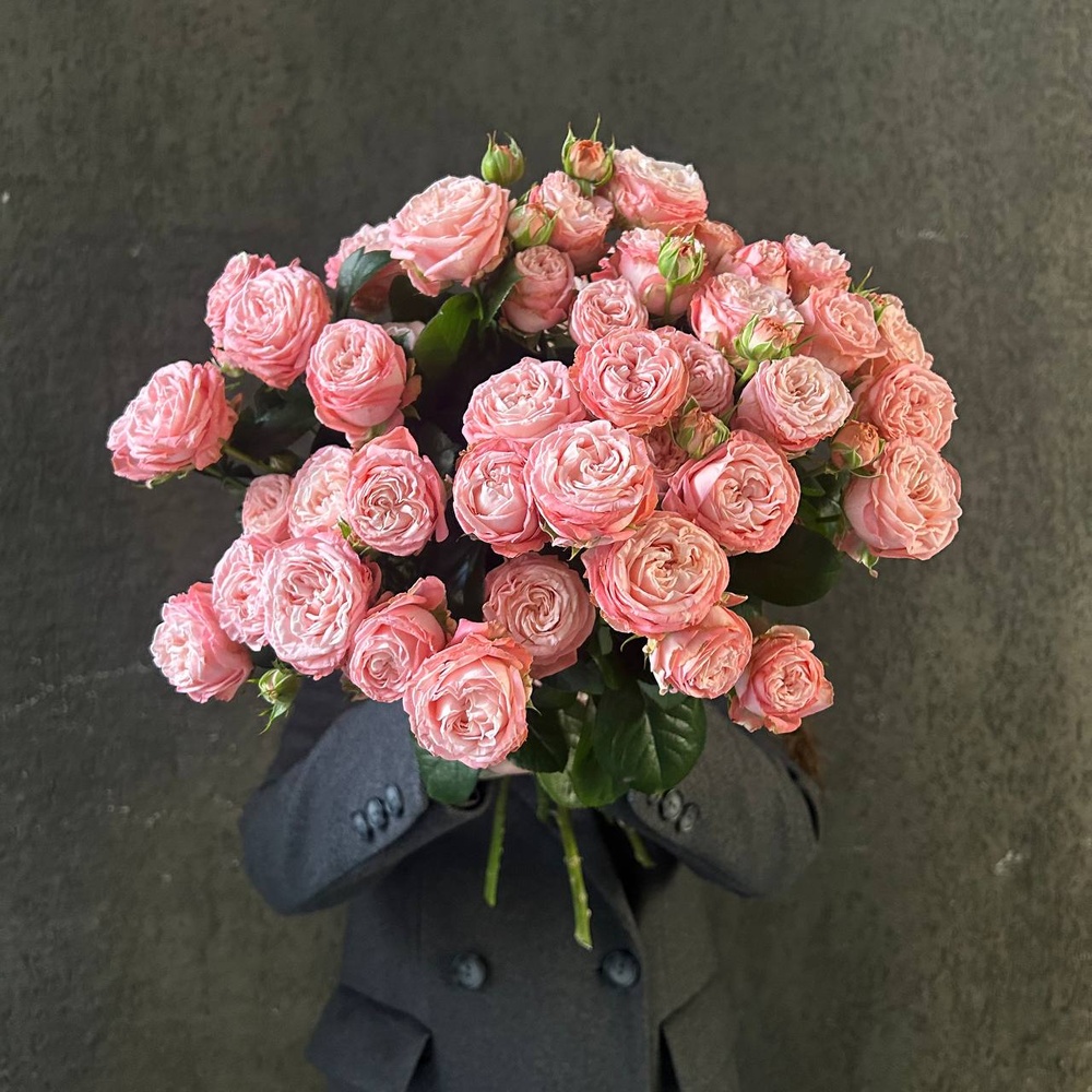 Монобукет из 9 кустовых роз Бомбастик под ленту — монобукет букет с кустовыми розами Бомбастик 