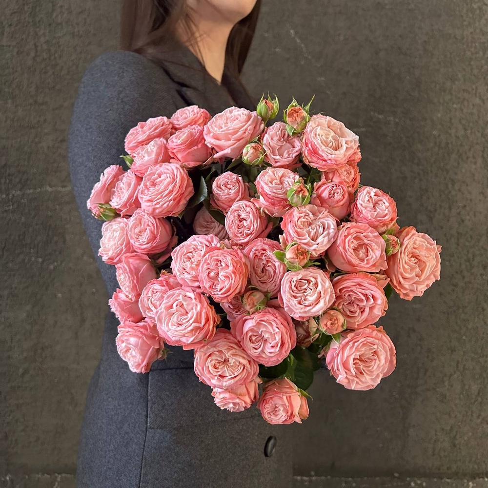 Монобукет из 9 кустовых роз Бомбастик под ленту