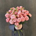 Монобукет из 7 кустовых роз Бомбастик под ленту — монобукет букет с кустовыми розами Бомбастик под ленту - Фотография 1