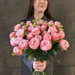 Монобукет из 7 кустовых роз Бомбастик под ленту — монобукет букет с кустовыми розами Бомбастик под ленту - Фотография 5