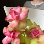Букет из 5 лотосов — монобукет из лотосов - Фотография 5