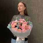 Пионовидные кустовые розы Джульетта в упаковке — монобукет из кустовой розы Джульетта - Фотография 3