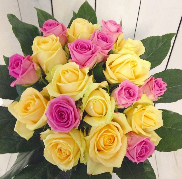 Букеты из роз: какого цвета и сколько цветов?